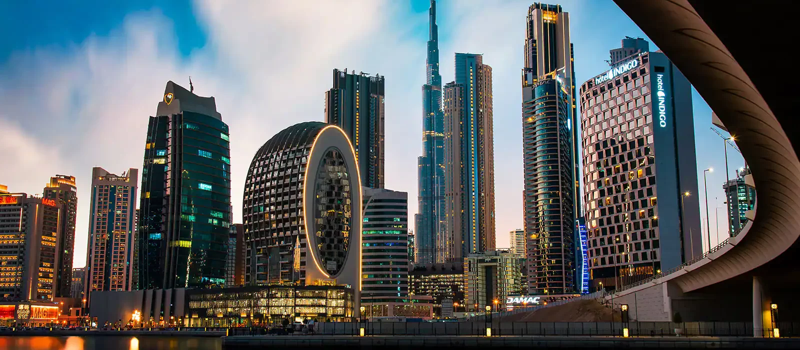 بیزینس بی vs داون‌تاون